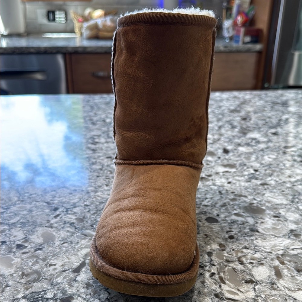 UGG Classic Tan Shearling Boots - Picture 9 of 16